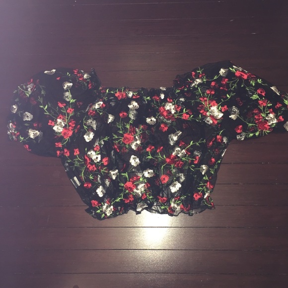 “Local celebrity” crop top - Picture 5 of 5